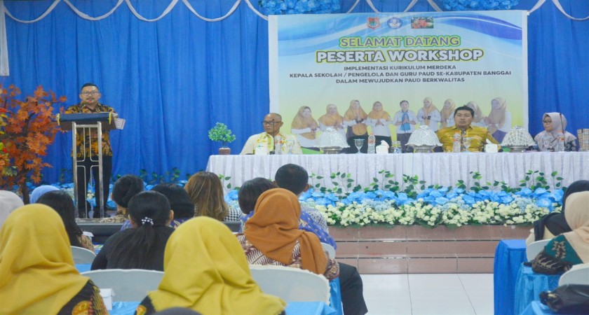 BUPATI BANGGAI Ir. H. AMIRUDIN MEMBUKA WORKSHOP IMPLEMENTASI KURIKULUM MERDEKA JENJANG PAUD SE KABUPATEN BANGGAI